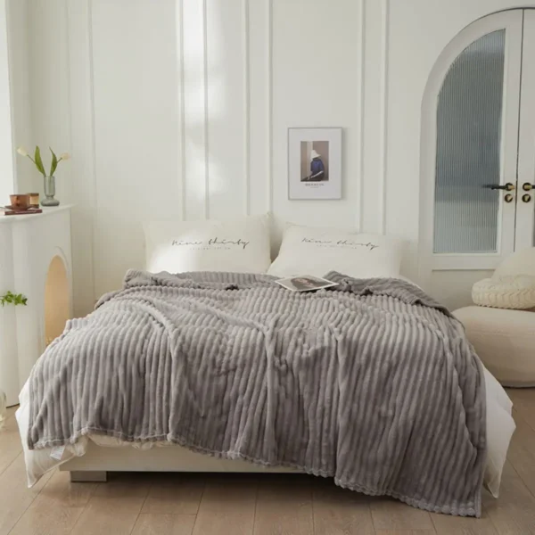 New milk velvet widened striped blanket (single layer double sided) air conditioning blanket multifunctional cover blanket - Image 3