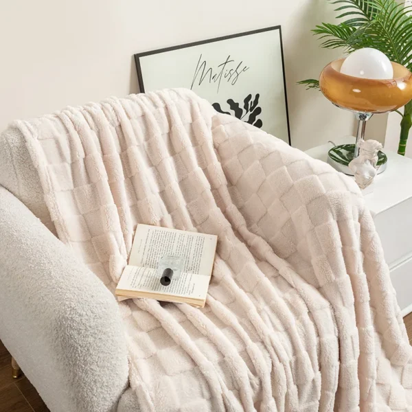Grid Style Jacquard Thick Blanket Soft Comfortable Sofa Bed Throw Blanket Fluffy Velveteen Cover Blanket - Image 2