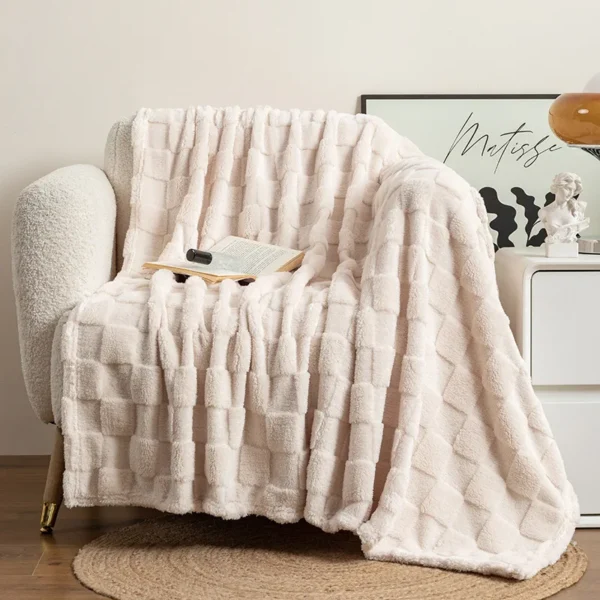 Grid Style Jacquard Thick Blanket Soft Comfortable Sofa Bed Throw Blanket Fluffy Velveteen Cover Blanket